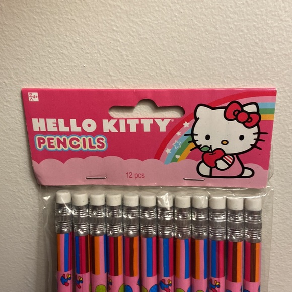 12 Pack of Hello Kitty Pencils - Picture 4 of 4